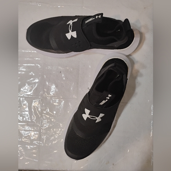 Men's Under Armor Slip Ons - Picture 2 of 3